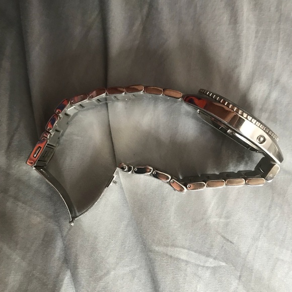 Michael Kors watch - Picture 3 of 3